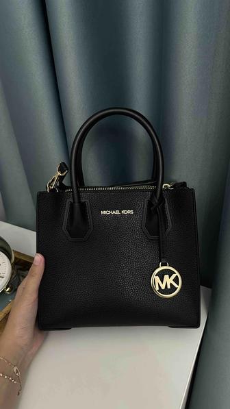 Продам сумку Michael kors