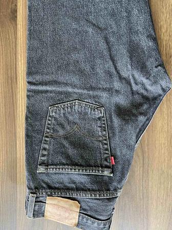 Джинсы Levis чёрного цвета, W36 (89 см), L36, made in UK