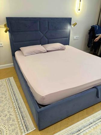 Двухспальная кровать