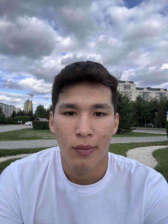 Официант / официантка