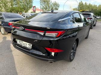 Автомобиль комфорт класса Jac J7 в аренду под такси
