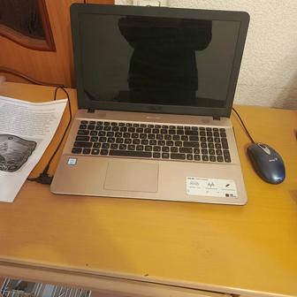 Ноутбук Asus в хорошем состоянии