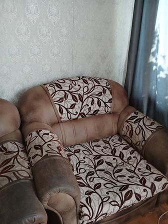 Продам диван угловой