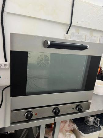 Продам духовку Smeg
