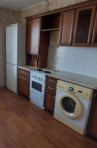Продам кухонный гарнитур в нормальном состоянии