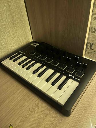 Продам Midi-клавиатуру Arturia Minilab MK3
