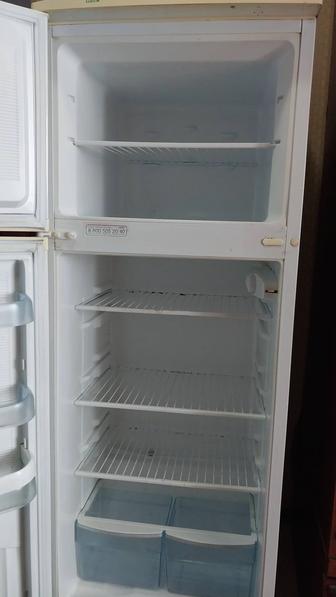 Продам холодильник