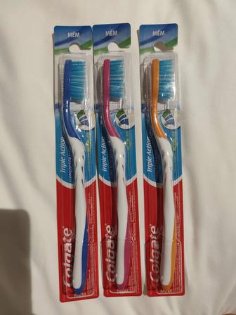 Зубная щетка Colgate