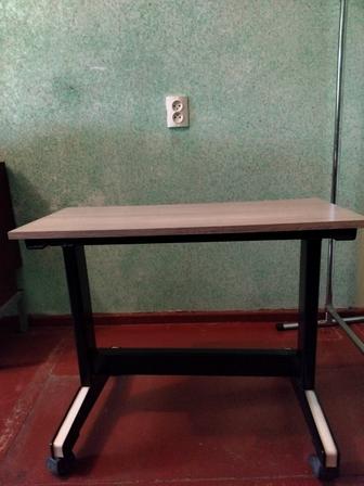 Стол журнальный,подставка под телевизор