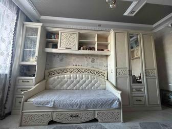 Кровать, мебельная гарнитура