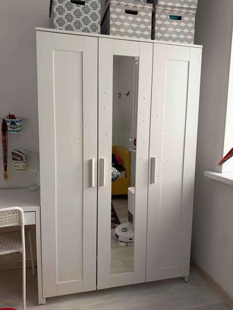 Белый шкаф и комод в комплекте, отличное состояние