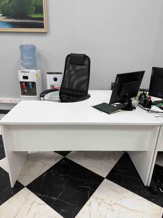 Стол офисный