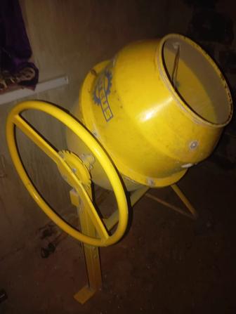 Продаю строительный материал. Краски