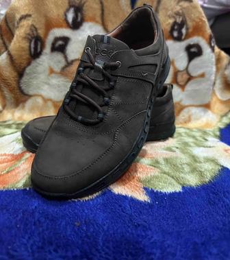 Обувь мужская кроссовки