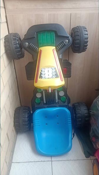 Продам детскую машинку