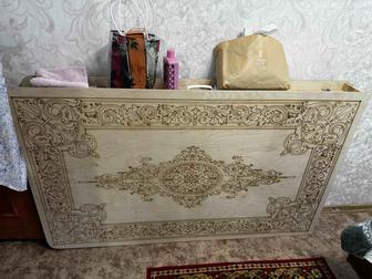 Стол сатамын қонақ кутуге арналған