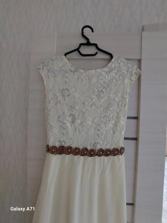 Женское платье