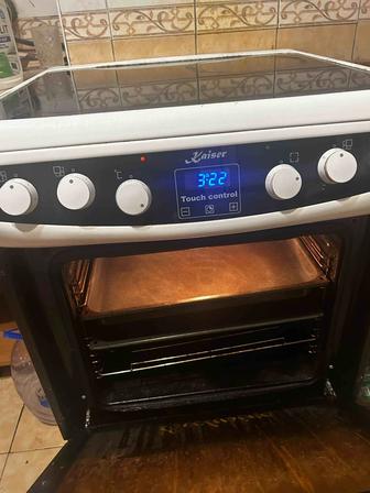 Продам стеклокерамическую плиту Kaizer