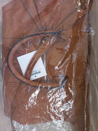 Новую немецкую сумку, продам