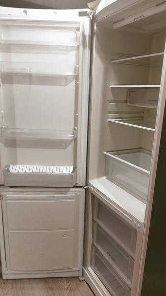 Продам холодильник Ariston