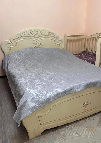 Продаю комплект мебели для спальни матрас