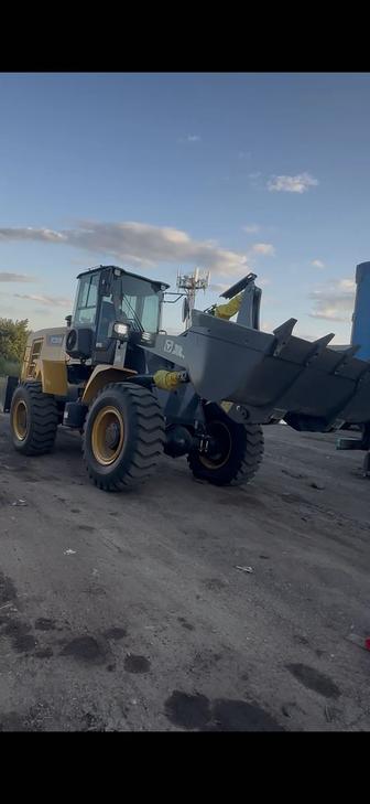 Услуги погрузчика 2х куб.