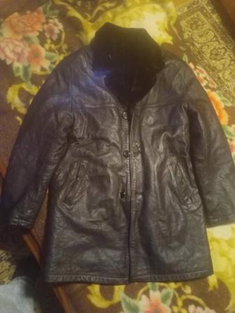 Зимняя кожаная куртка на искусственном меху. Размер XL
