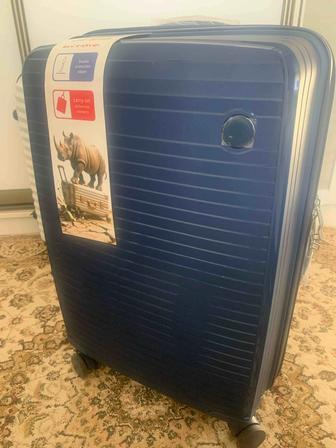 Продам новый чемодан. Не пользовались