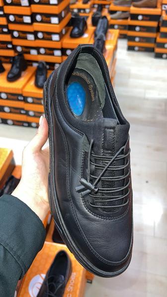 Продам новые мужские туфли