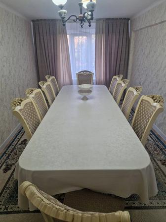 Стол обеденный со стульями