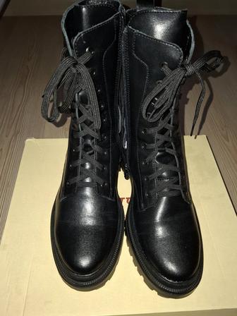 Продам ботинки женские новые демисезонные