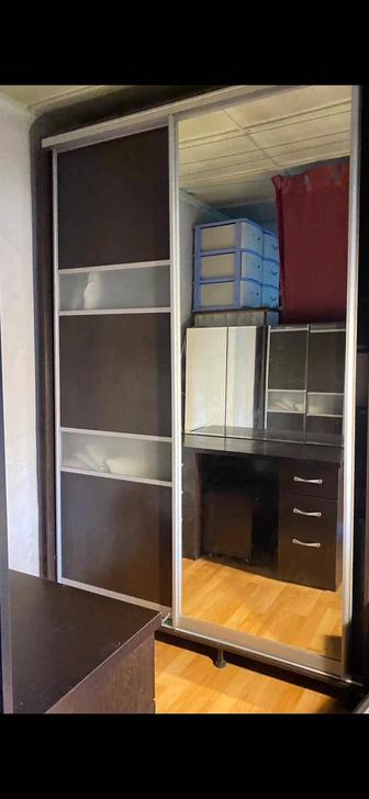 Продаю шкаф купе б/y