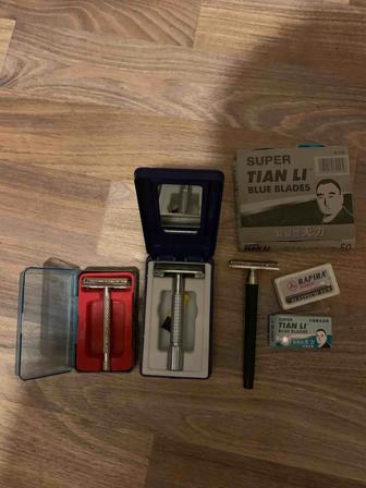 Бритвы плюс набор лезвий для бритья.