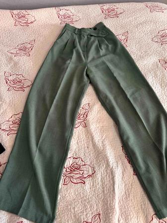 Продаю женские брюки,юбки, платья