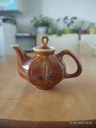 Продам декоративный чайник