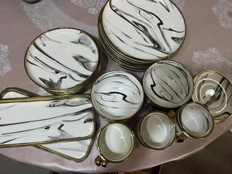 Продам сервиз столовый