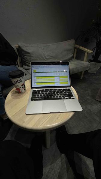 MacBook Air 13 2022 Легкий, мощный, стильный!