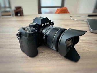 Фотокамера Fujifilm X-S10 kit 1855 f/2.84, Sigma 30mm f/1.4, Вспышка