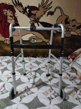 Ходунки шагающие для взрослых.