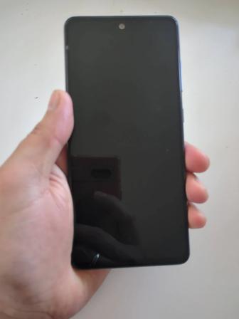 Продаю Samsung Galaxy A52.