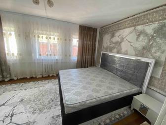 Продам двухспальную кровать и тумбу