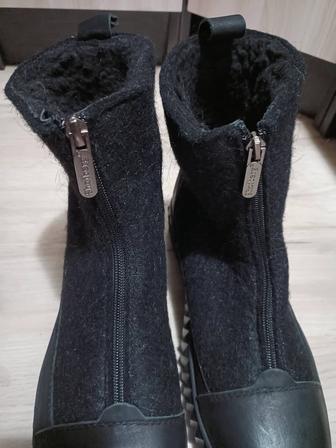 Продам новые ботинки женские