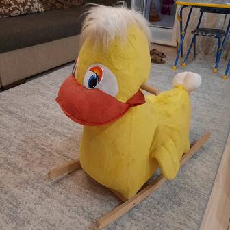 Продам игрушку-качалку ,,утка