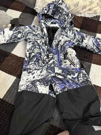 Продаю комбинезон 6-7 лет