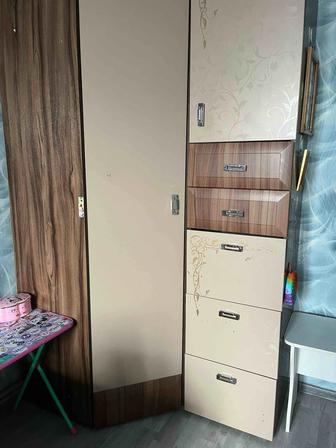 Угловой шкаф