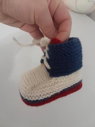 Вязанные детские пинетки, вязанные носочки