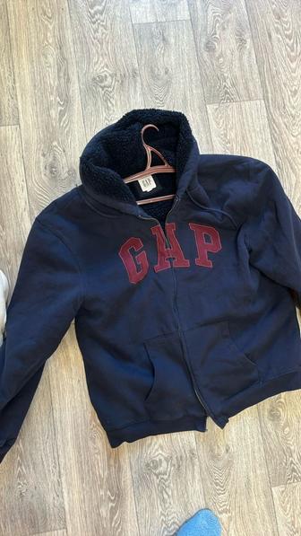 Кофта на замке Gap