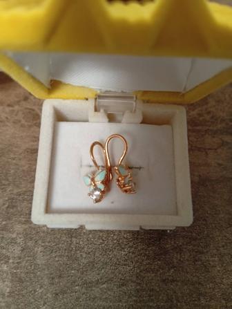 Продам серьги детские серебро