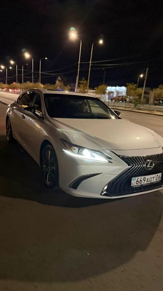 ВОДИТЕЛЕМ. аренда машины (автомобиля) люкс, бизнес и премиум класса. LEXUS