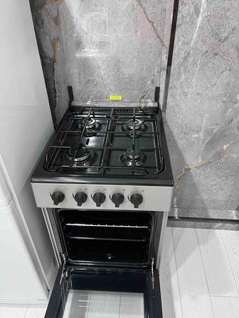 Продам газовую плиту